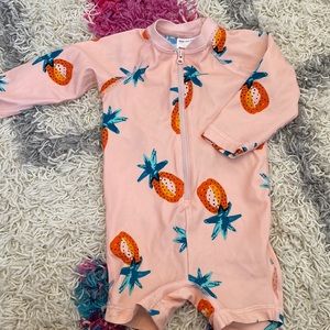 Hanna Andersson pineapple print rashguard 6-12m